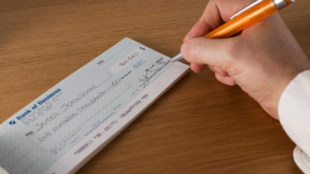 Types of cheque in Marathi